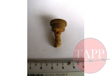 SMLE Oil bottle lid marked with a 'P'